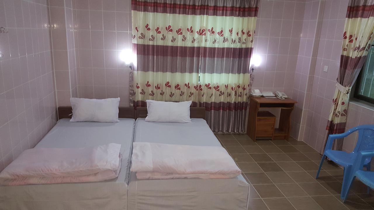 Red Dragon Hotel Hsipaw Exterior foto